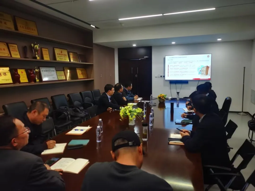 范道荣到星空网页版党支部讲授专题党课并开展调研